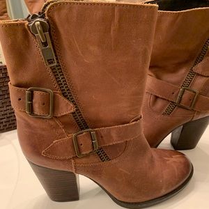 Used Steve Madden Brown Boots